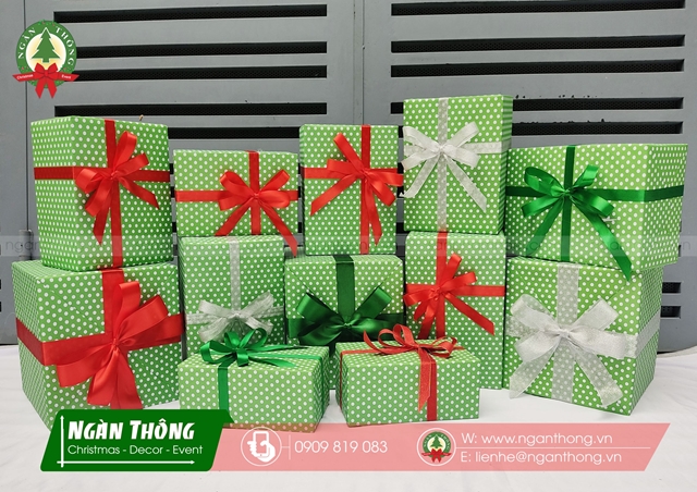 BÁN HÀNG HỘP QUÀ CÂY THÔNG NOEL, TẾT, SỰ KIỆN 0938.456.135 Hop-qua-trang-tri-noel%20%285%29