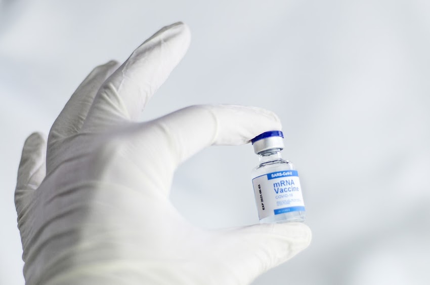 Israel examina casos de inflamação do coração após a aplicação da vacina Pfizer