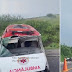 Ambulância que transportava paciente grávida capota na BR-407, entre Massaroca e Juremal, no interior de Juazeiro, BA