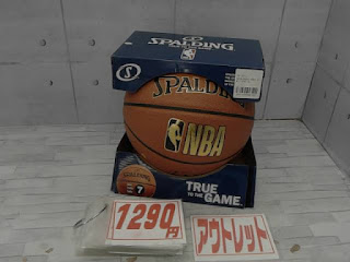 アウトレット　５９６８１６　ＳＰＡＬＤＩＮＧ　 ＮＢＡ バスケットボール ７号球　１２９０円