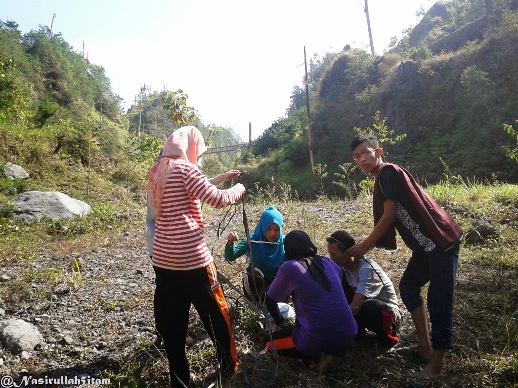 Menuju posko kedua untuk melanjutkan permainan selanjutnya