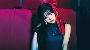Wonyoung fofa usando preto com um laço vermelho Kpop Images and Gifs Wonyoung fofa usando preto com um laço vermelho Kpop Images and Gifs