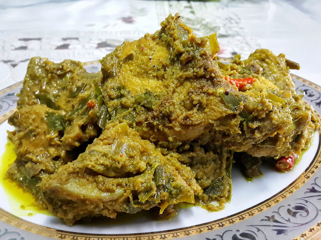 Sajian Dapur Bonda: AYAM RENDANG CILI PADI, ANTARA MENU 