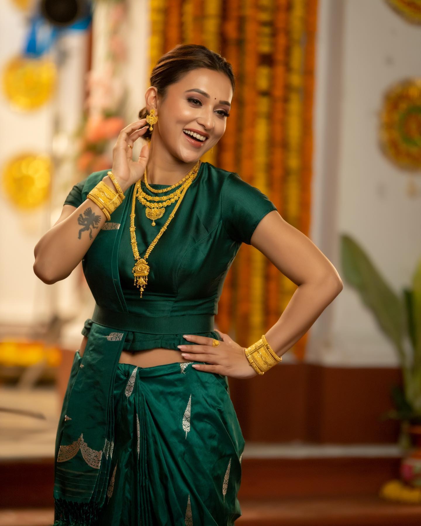 Actress-Mimi-Chakraborty-in-traditional-look-09-Bengalplanet.com