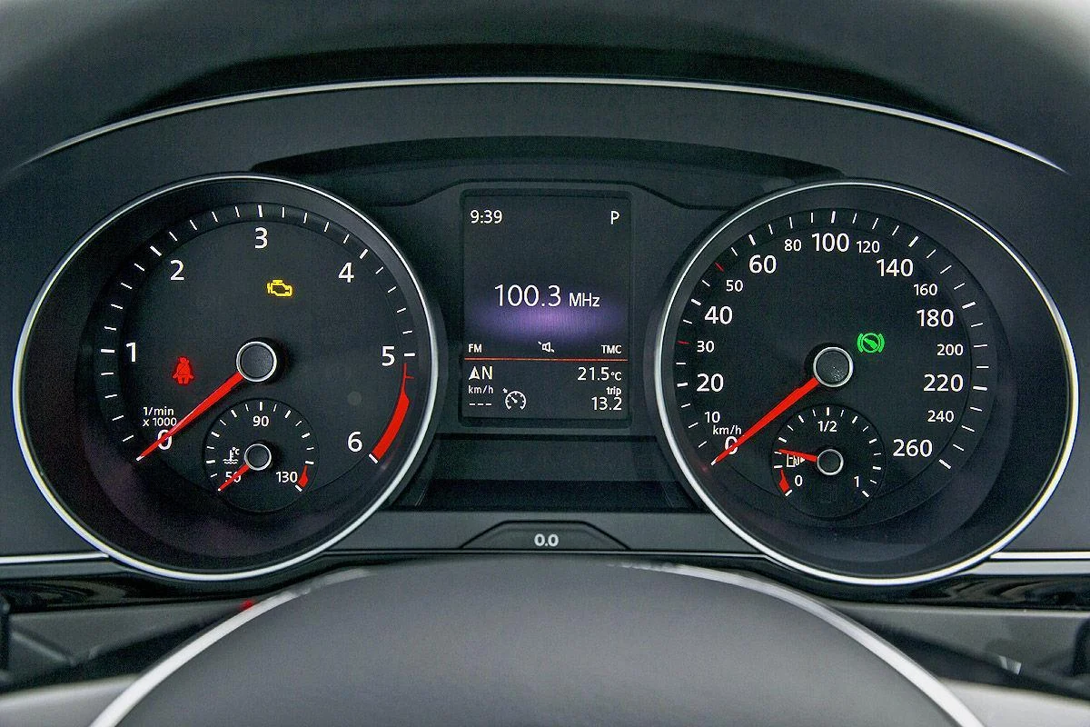Volkswagen Passat 2015 - interior - painel de instrumentos