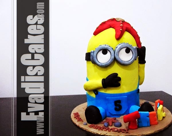 Picture of overall view for Minion with starfish cake