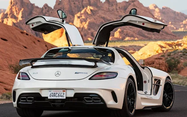  SLS AMG Black Series 2013 portas abertas