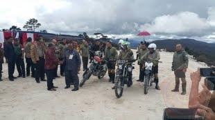 TNI dan Kementerian PUPR Bangun Jalan Trans Papua 4.300 Km