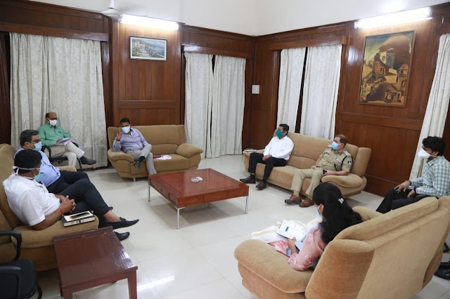  इंदौर रेसीडेंसी कोठी में मंत्री  सिलावट ने प्रशासन के आला अधिकारियों के साथ की बैठक