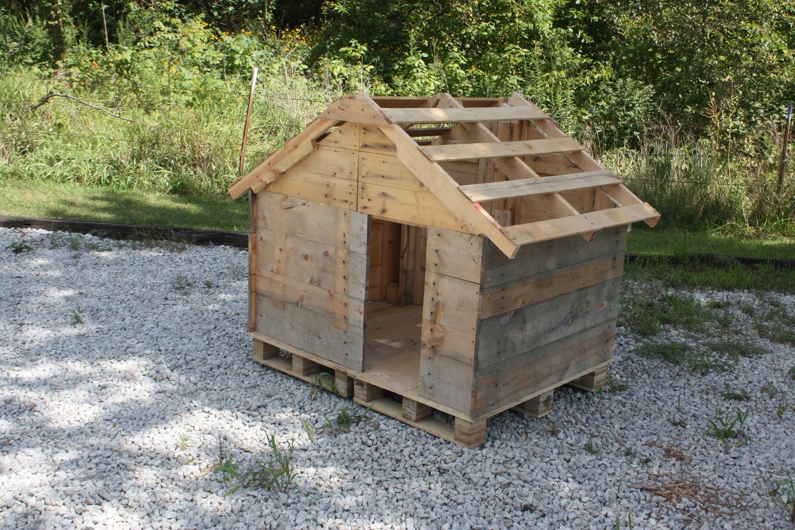 Barefoot outside: New Doghouse!