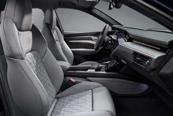 Seat area Audi etron tipe S