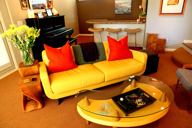 Yellow living room design photo