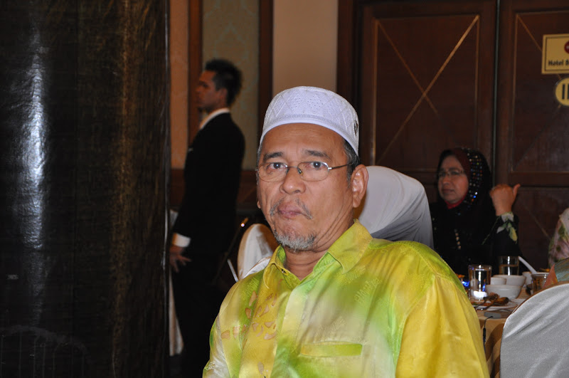 Contoh Karangan Warga Tua - Furatoh