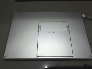 Laptop MacBook Pro A1226 15-inch Kondisi Rusak LCD Blank Hitam