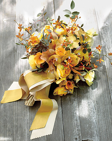 WDW has some great yellow and white ideas for your wedding flowers