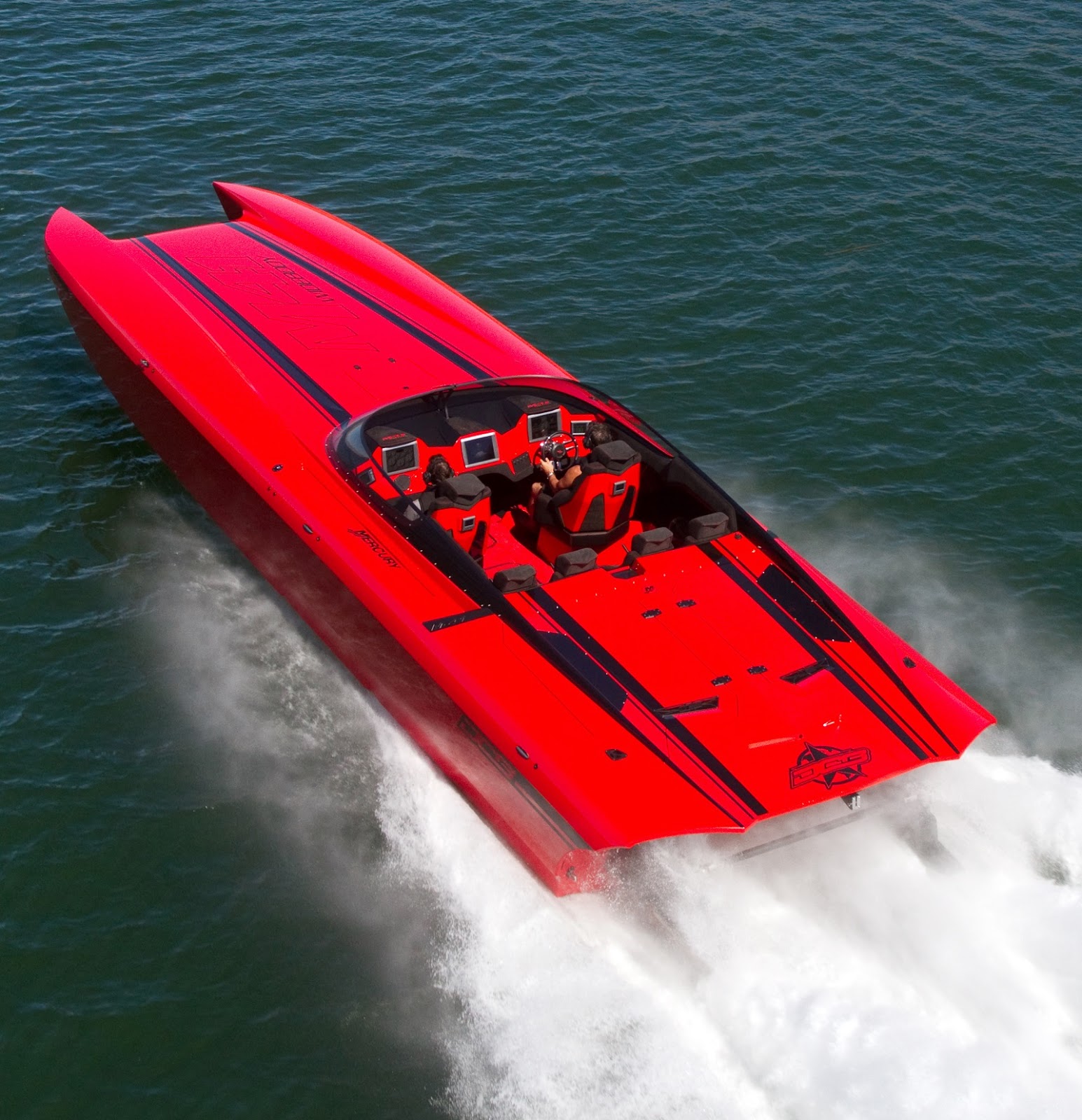 boating with boogaboo: 2,700 horsepower go-fast boat at