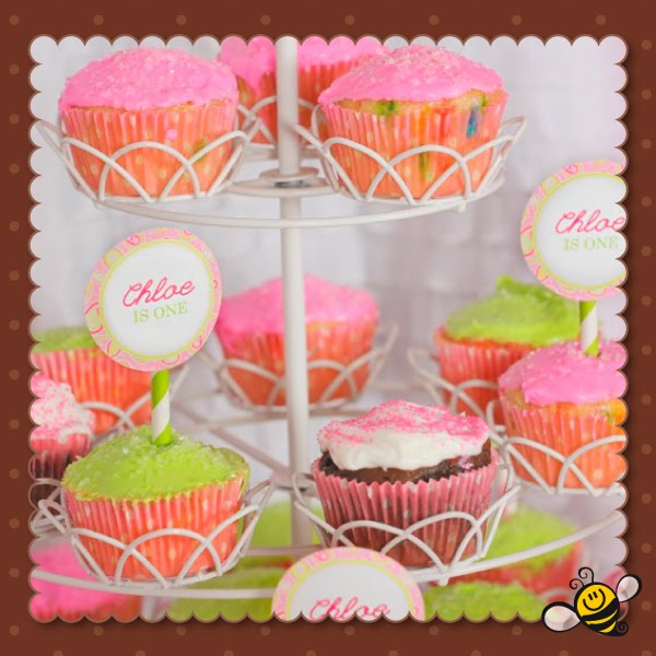 http://www.maesbrasileiras.com.br/2013/07/festa-de-1-ano-tema-cupcake-meninas.html