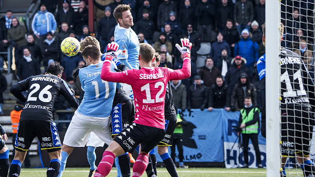 Allsvenskan: Oroväckande scener – MFF-stjärnan klev av