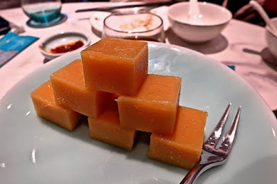 Alijiang (阿里疆) Silk Road Cuisine, imperial pea pastry