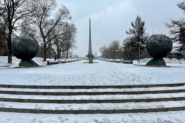 аллея Космонавтов, проспект Мира, памятник «Покорителям космоса» и Мемориальный музей космонавтики