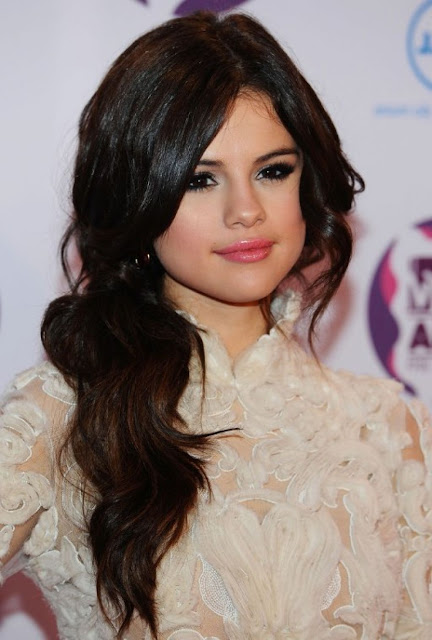 Most Popular Spicy and Hot Selena Gomez Wallpapers Free Download