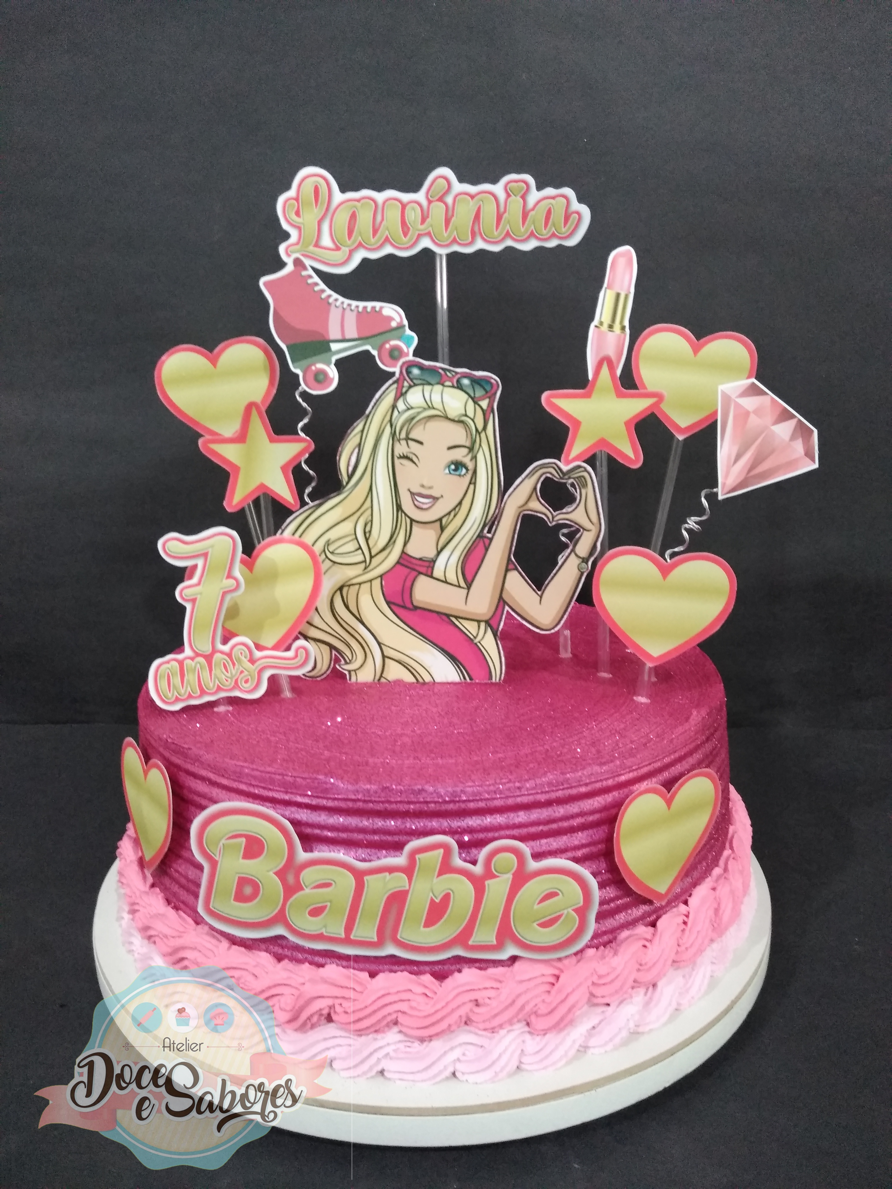 bolo decorado da barbie com glitter