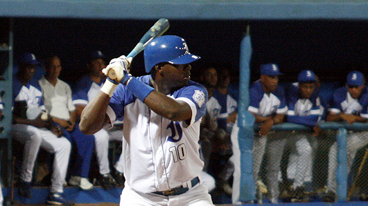 Rudy Reyes llegaría México con 20 Series Nacionales jugadas, la mayoría de ellas con Industriales, y promediando 292 de por vida