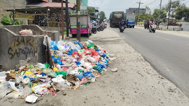 MINIMNYA PENANGANAN SAMPAH, KOTA INDRAPURA BAGAIKAN KOTA SAMPAH