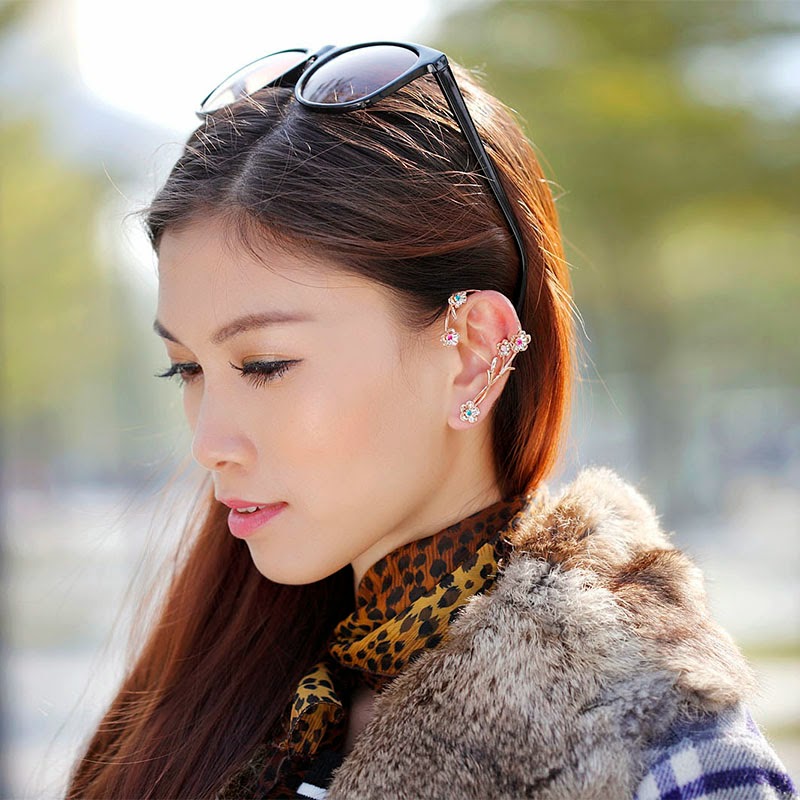 http://www.okajewelry.com/product/2688/Multicolor-Rhinestone-Flower-Ear-Wrap-Earring-Rose-Gold.html