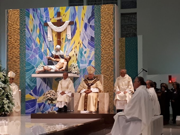 D. HILÁRIO RECEBE CARINHO DE SUA DIOCESE POR OCASIÃO DE DUPLO JUBILEU