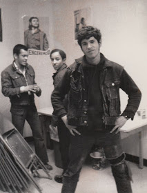 Benjamin Benji Meléndez y dos miembros de Ghetto Brothers en 1970