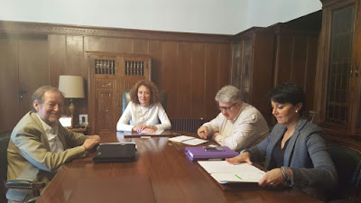 Rosa Luna, presidenta del Imfe y portavoz de C´s, en la reunión con el secretario de la Escuela de Organización Industrial.