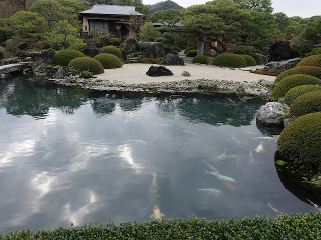 足立美術館の池庭