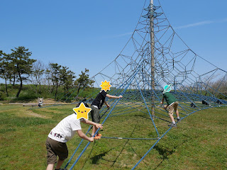 松任海浜公園　冒険の森　ピラミッドのネット遊具