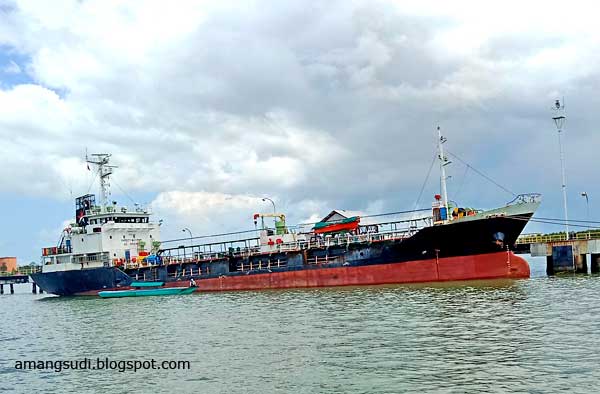 Sekoci atau lifeboat adalah alat keselamatan utama dalam transportasi air