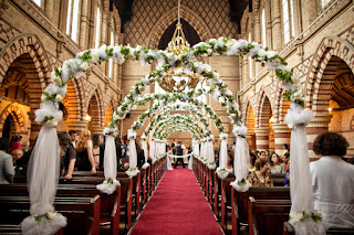 Arcos de flores para iglesias