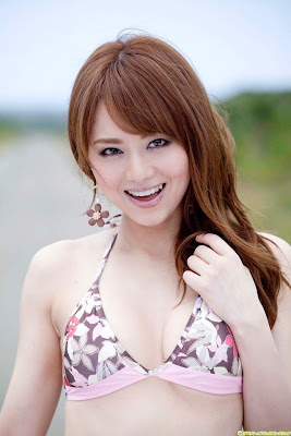 Foto Sexy Model Jepang Akiho Yoshizawa