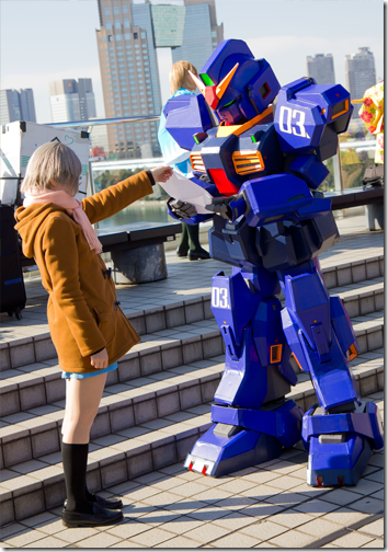 the melancholy of suzumiya haruhi cosplay - nagato yuki / zeta gundam cosplay - rx-178 gundam mk-ii