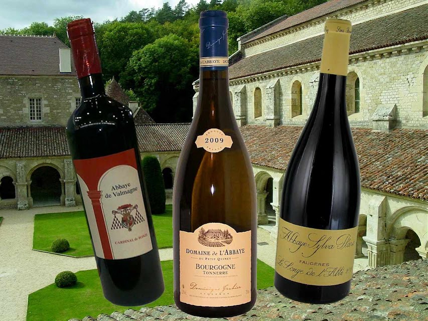 Vinhos da Borgonha com nomes de abadias. Fundo: Abadia de Fontenay