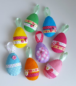 Looking for cute and easy Easter craft inspiration?  Try making these bright and colourful felt Easter eggs - quick and easy!  Click to find out more...