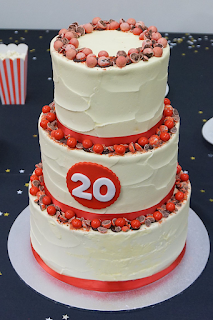 Cake with "20" on the front