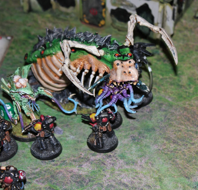 Warhammer 40k battle report - Vigilus Defiant - Crucible of War - Storm the Lines: Tyranids vs Space Marine Primaris Salamanders - 1500 points