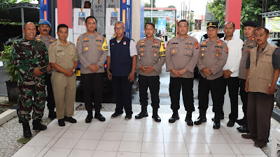 Pastikan Sarana dan Prasarana Aman, Kapolres Cirebon Kota Tinjau Gudang Logistik KPU Kecamatan Gunung Jati