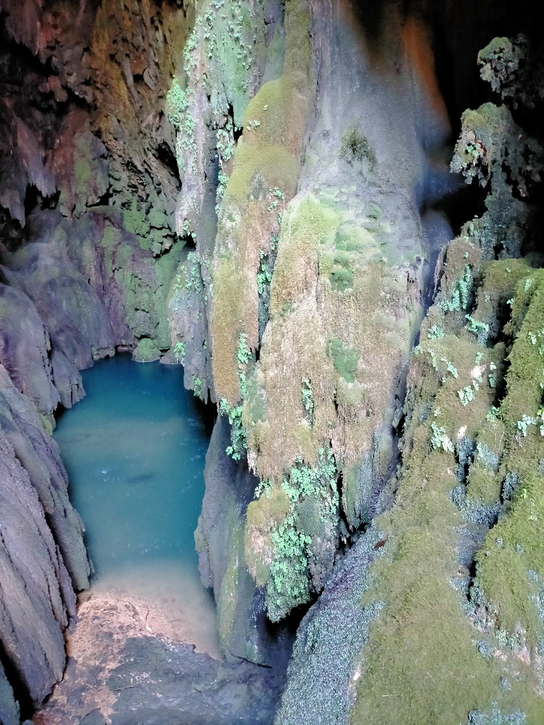 gruta-iris-monasterio-piedra-que-ver