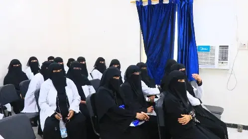 اختتام دورة "الوسائل الإحصائية للمختبرات الطبية" في مستشفى الثورة بالحديدة
