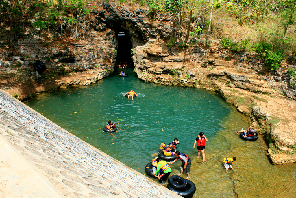 Rental Mobil je Tempat Wisata Goa Pindul di Gunungkidul