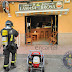 Bomberos de Cartagena sofocan un pequeño incendio en un bar en la Barriada de San Ginés