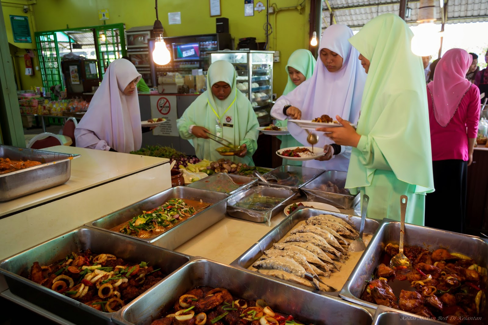 KEDAI MAKAN BEST DI KELANTAN: #Selera Tepi Sungai , Tanah 