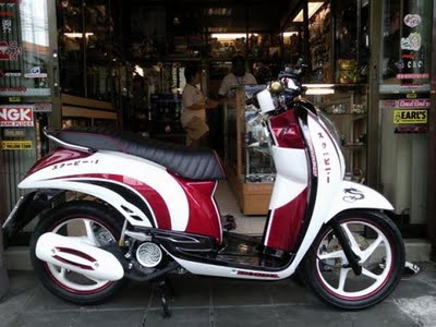 Motorcycle s Style Modifikasi New Honda Scoopy 2010