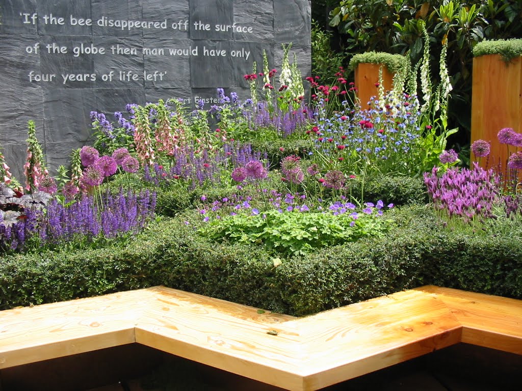 Vicki's Floral Art and Design Work: Courtyard gardens at Chelsea on 10 Plants For Courtyard Gardens Design
 id=59856